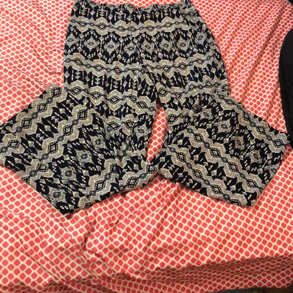 A pair of navy blue and white pants.